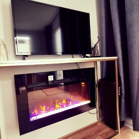 T-I-G-H The Coziest Place Wifi & Netflix Near Roundhay Villa Leeds  Exterior photo